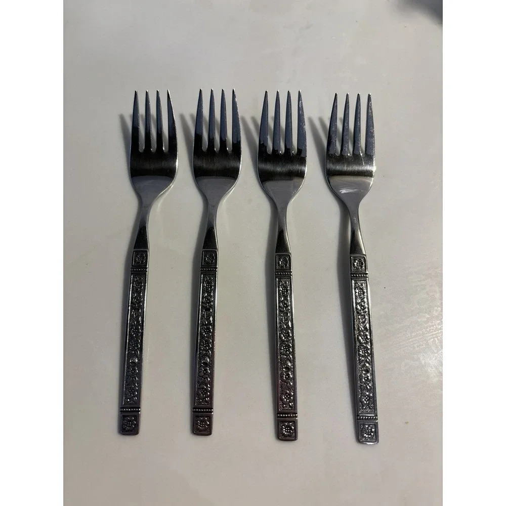 Lot of 4 Wm A Rogers Oneida Deluxe Stainless Salad Forks Dominica Pattern Floral